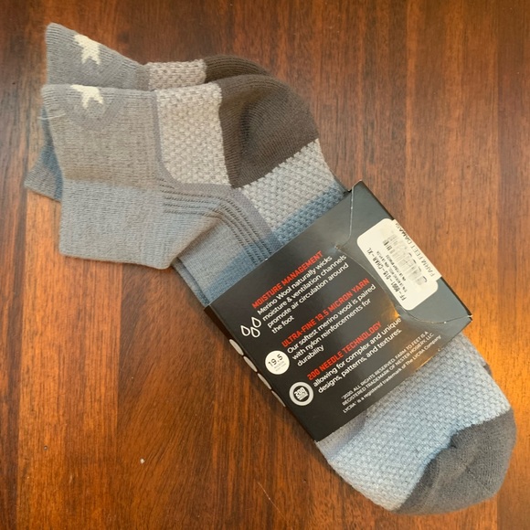 Men’s Farm to Feet 1/4 crew XL Trail socks. Grey. - Picture 2 of 4